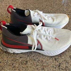 Nike White and Red Sneakers